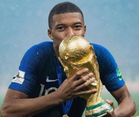 姆巴佩走后巴黎夺欧冠小弟拿金球，别总把自己当救世主