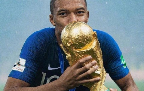 姆巴佩走后巴黎夺欧冠小弟拿金球，别总把自己当救世主