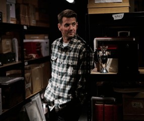 曼联四十老臣将续约！拉爵看重其一优势，创纪录比肩吉格斯范德萨