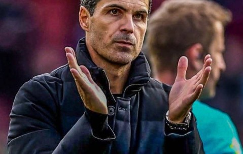 2-0！1-2！阿森纳7场不败登顶英超，利物浦遭切尔西18岁小将绝杀