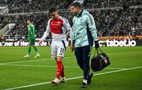 英超回顾：赔了夫人又折兵！全主力出战仍遭双杀，枪手本赛季又要四大皆空