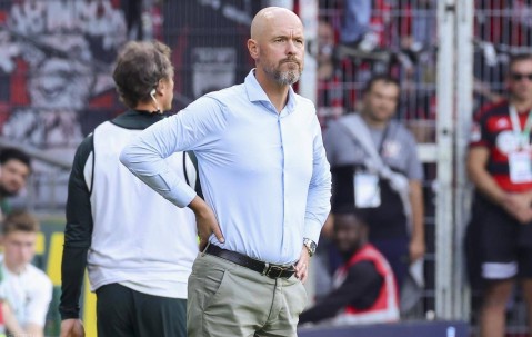 滕哈格下课仅1小时，勒沃库森已找好教练：42岁，曾2夺德甲冠军