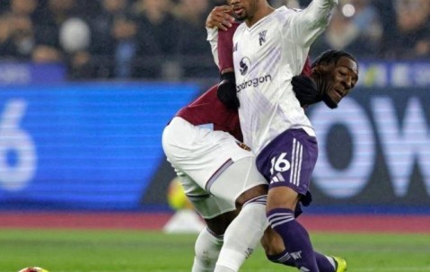 足坛一夜动态：切尔西痛失好局，曼联绝平保级球队，纽卡掀翻热刺