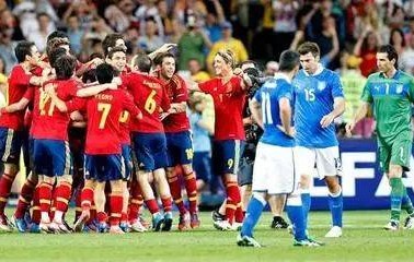 除了世界杯和欧洲杯，还有一项国家队赛事，是由意大利保持着决赛分差最大失利纪录