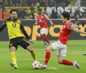 随着美因茨0-4，德甲争冠白热化：拜仁领先优势缩小至3分