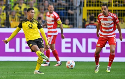 3-0，24岁曼城旧将恩梅加惊艳破门，德甲第8完胜德甲第6，迎首胜